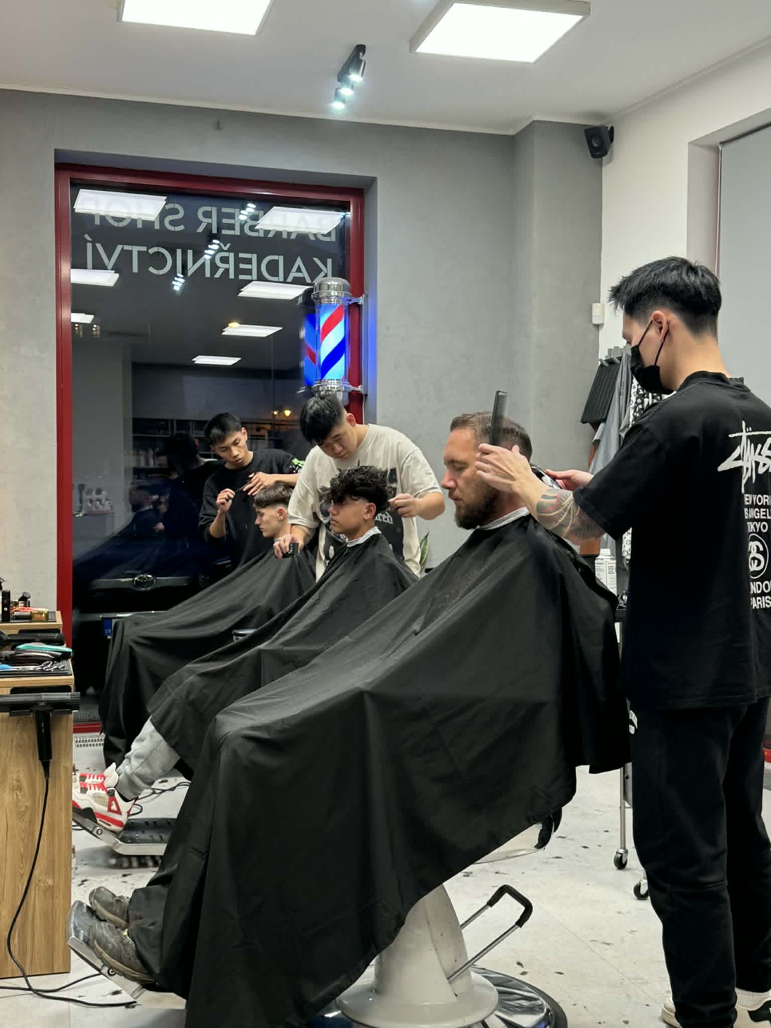 Eilan Barber Shop — interiér provozovny v Liberci